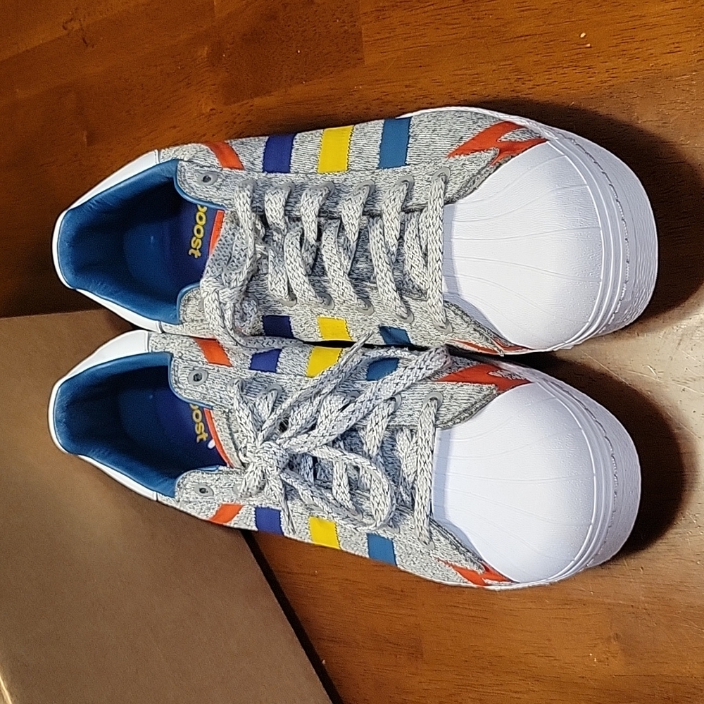 Adidas Superstar Shell Toe Size 11 - image 3